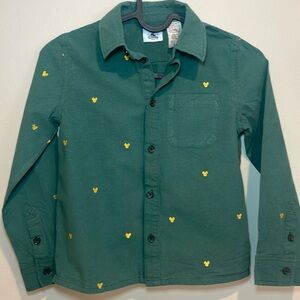 💚Disney Parks long sleeve button shirt, green yellow Mickeys Adorable Cute